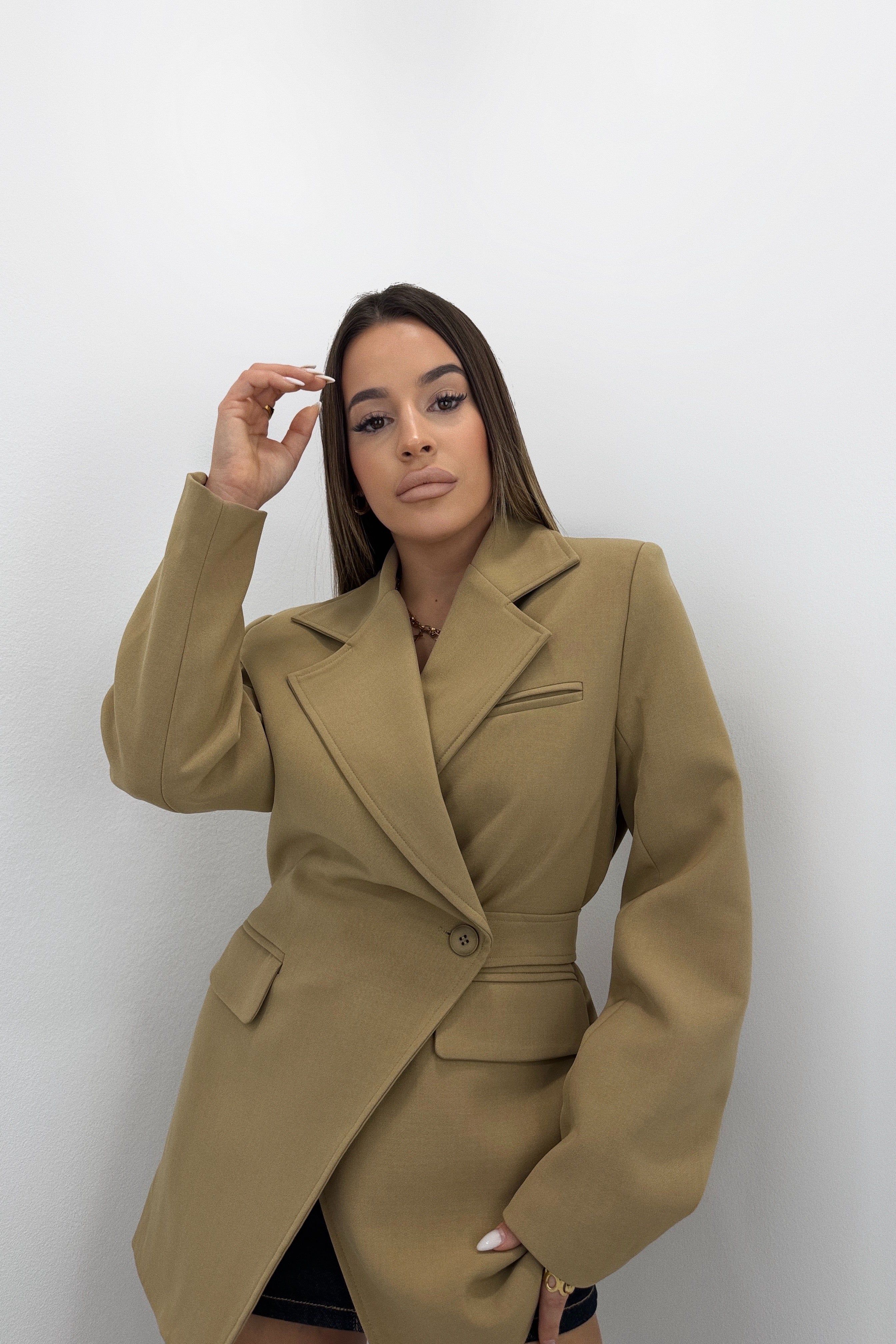 BLAZER CON CINTURÓN BOTTON