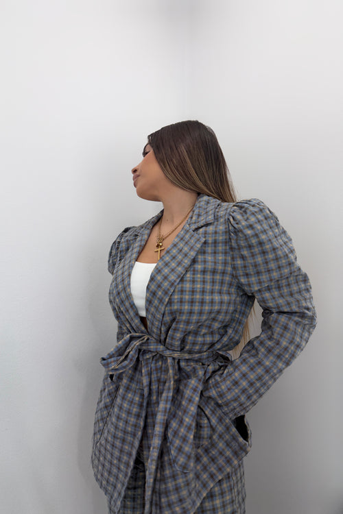 BLAZER MANGA ABULLONADA