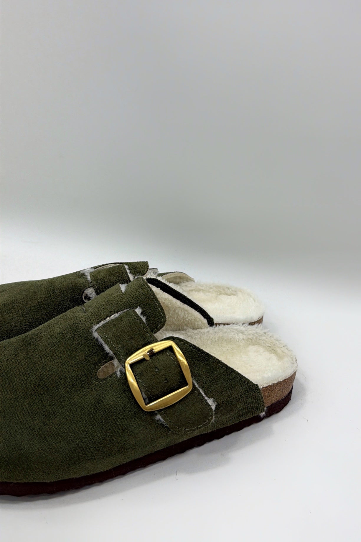 ZUECOS BORRE CON HEBILLA