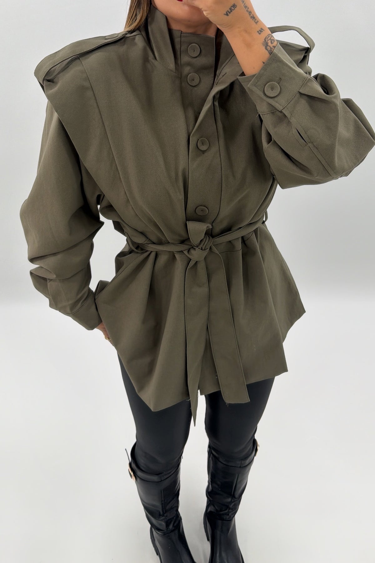 TRENCH CON CINTURÓN VERD