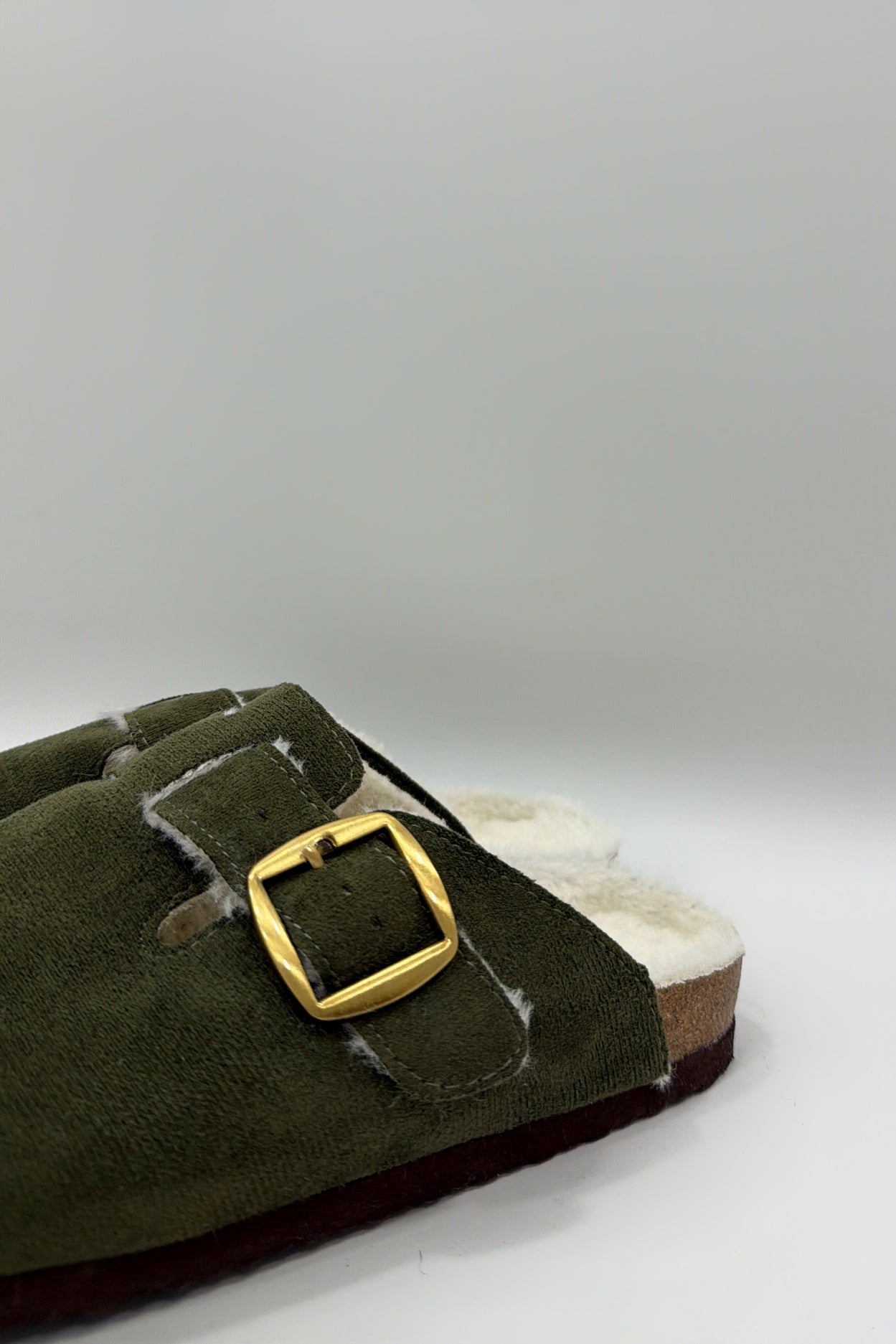 ZUECOS BORRE CON HEBILLA