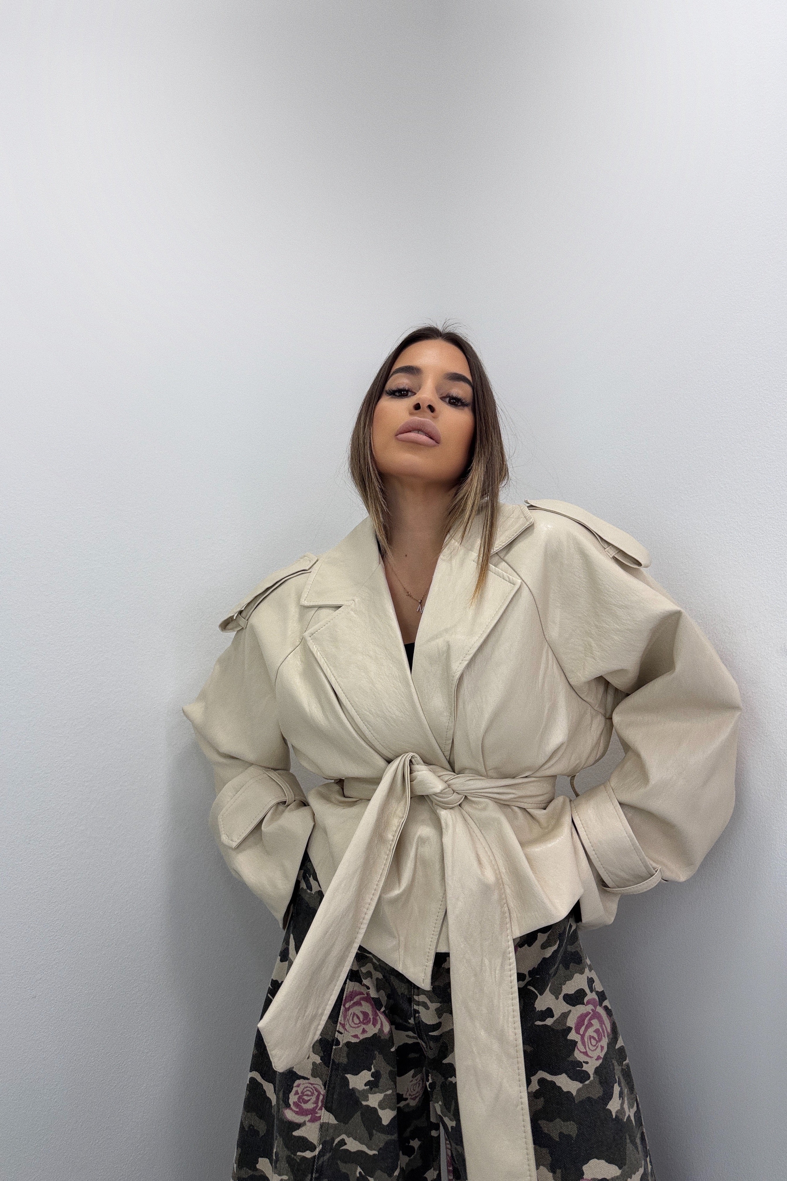 CHAQUETA POL CINTURÓN