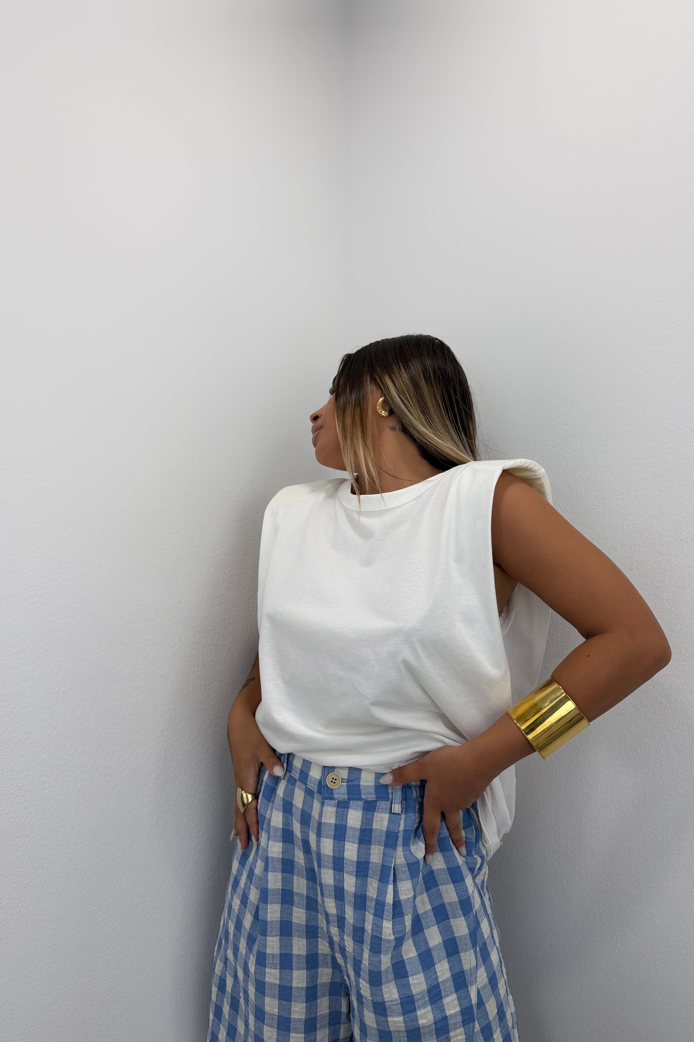 CAMISETA HOMBRERAS