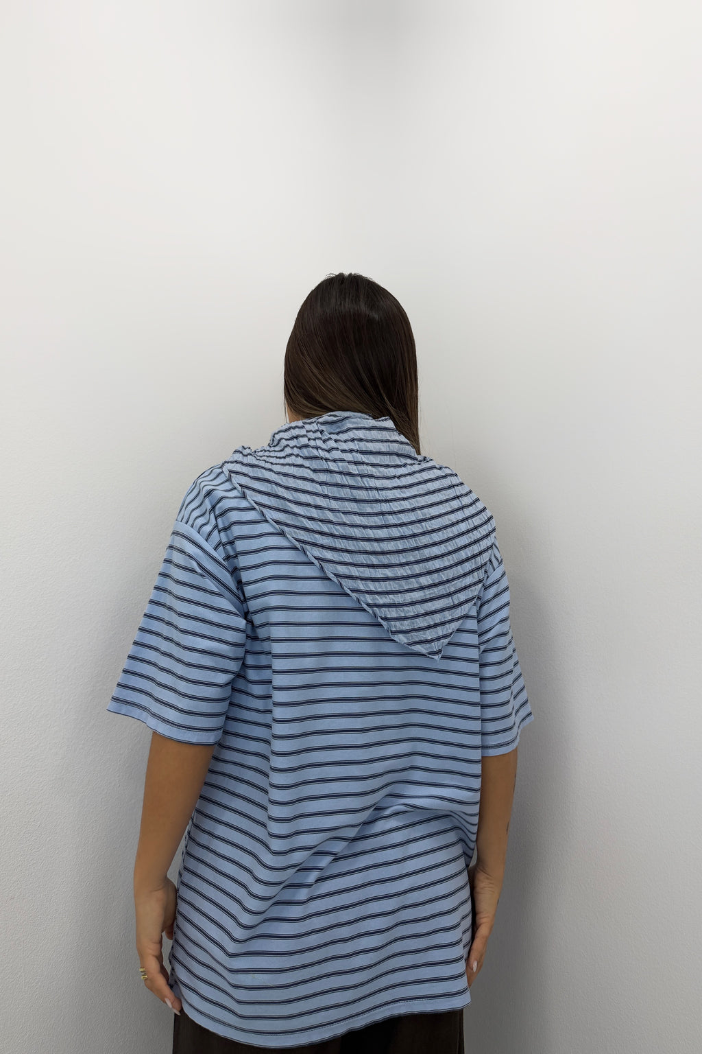 CAMISETA CON PAÑUELO
