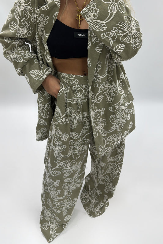 TRAJE BORD