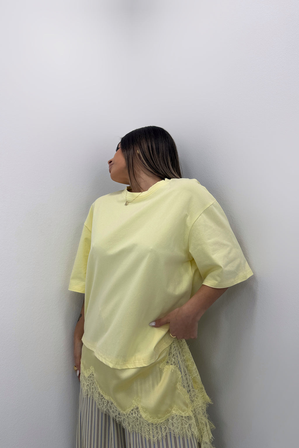 CAMISETA DETAIL ENCAJE SATÉN