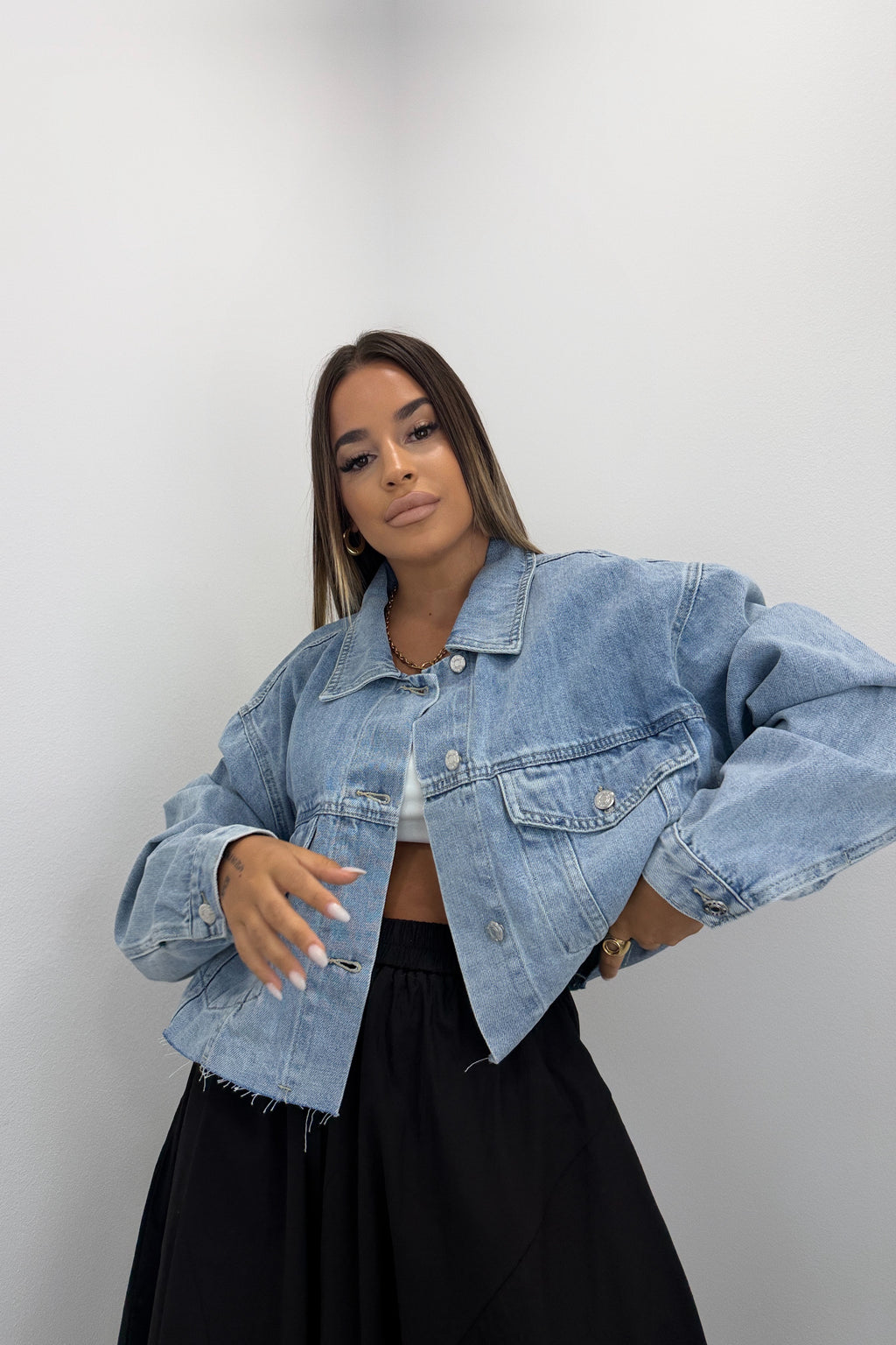 CHAQUETA CROPPED DENIM
